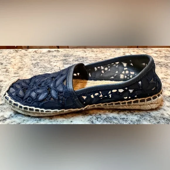 Tory Burch Rhea Lace Blue Espadrilles flats/shoes in great condition. Size 6 - Picture 3 of 8